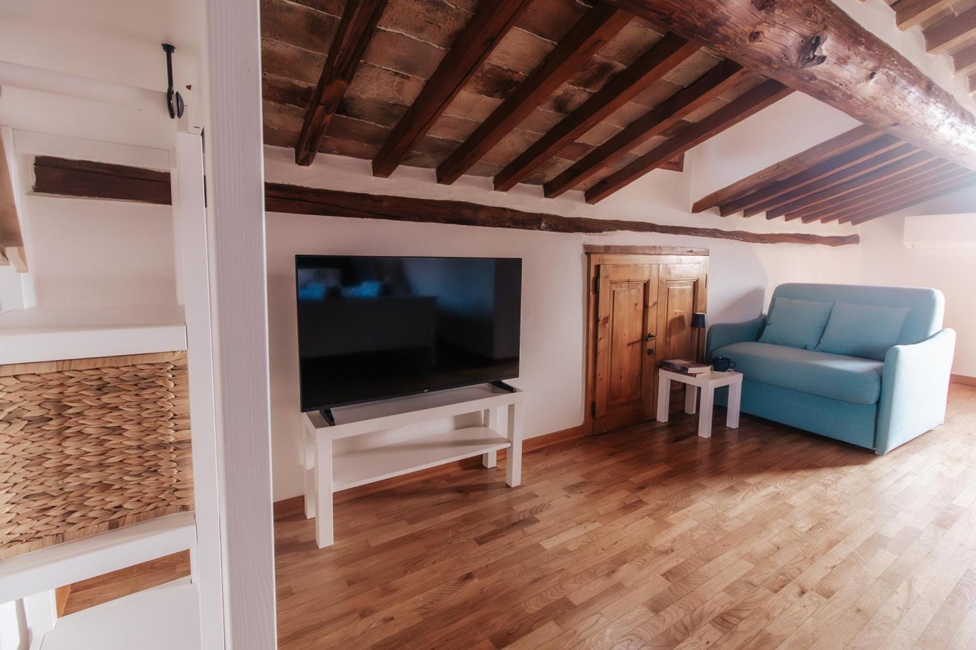 Donna Laura - Holiday Home Сан-Куйрико-д'Орча Номер фото